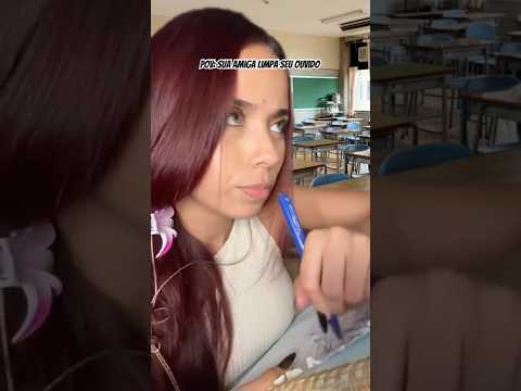 Roleplay asmr: limpando seu ouvido
