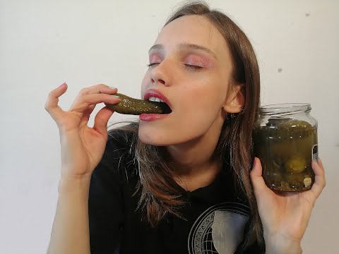 ASMR PICKLES Cucumber & TOMATO | Eating Sounds | АСМР ИТИНГ СОЛЕНЫЕ ОГУРЦЫ И ПОМИДОРЫ, СОЛЕНЬЯ