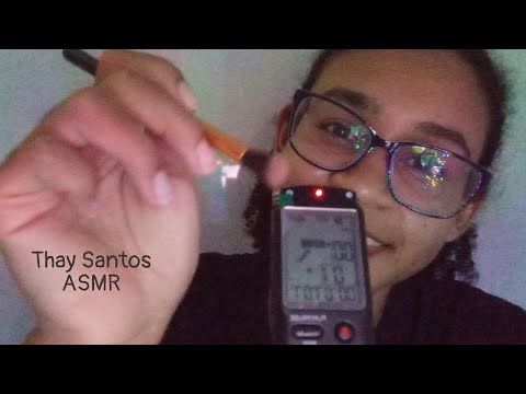 ASMR: Sons e sussurros no microfone