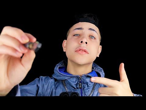 ASMR COMÉDIA – TATUADOR MALUCO FAZENDO TATUAGEM EM VOCÊ (PORTUGUÊS)