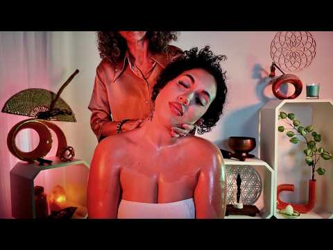 ASMR su Persona Reale ✨ MASSAGGIO CIOCCOLATOSO su Collo Spalle e Schiena PULIZIA ENERGETICA dal Vivo