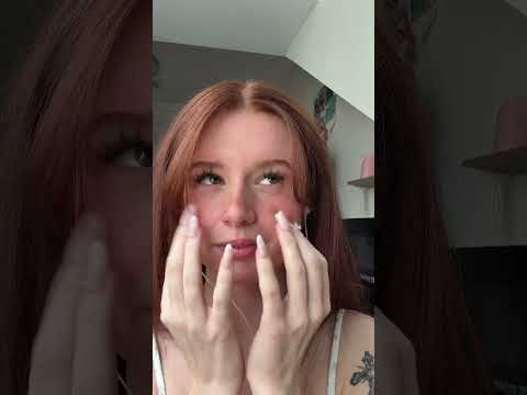 ASMR Tapping on my face 👩 #asmr #visualtingle #tapping #tingles #tappingasmr #asmrsounds #tingles