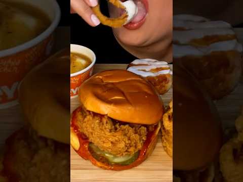 Popeyes Onion Rings #shorts #asmr #asmrsounds #popeyes