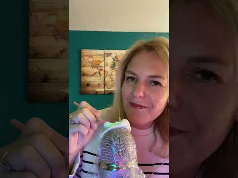 ASMR FR / De la mousse sur mon Blue Yeti ! Ça crépite ! #asmrfr #asmrfrançais #shortsasmr