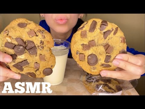 ASMR ( Chocolate Chip Cookies + Milk ) ( Crunchy  Eating Sounds )