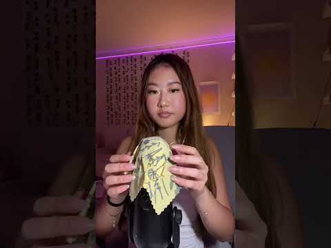 ASMR BEESWAX WRAPS ON MIC #asmr #beeswax #beeswaxwraps #satisfying #tapping #asmrbeam