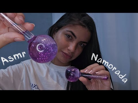 ASMR ROLEPLAY Sua namorada cuidando de você depois de um dia difícil 💤💜 (Com gatilhos diferentes)