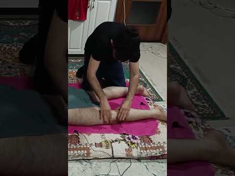 RELAXING TOUCHES ON THE BACK OF THE LEGS #shortvideo #massage #triggersforsleep #relax #chiropractor
