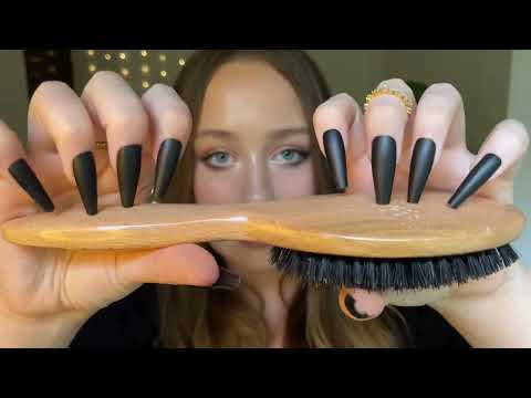 *one minute asmr* fast tapping on wooden hairbrush (no talking)