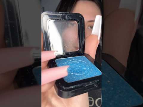 Ti applico l’ombretto ASMR 💙 #asmr #asmrita #shorts #asmrsounds #makeup