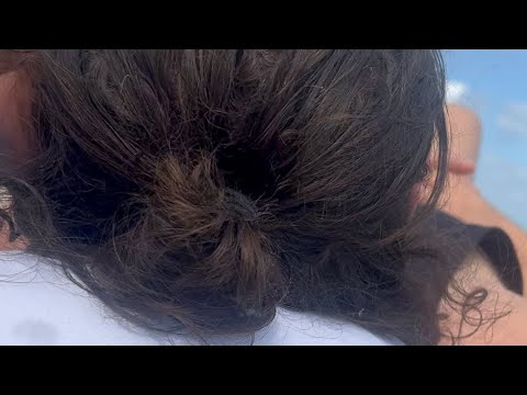 RELAXING HEAD AND SCALP MASSAGE ON THE BEACH #massage #asmr #relaxing #beach #shortsvideo #water