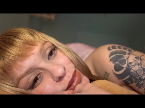 SUA AMIGA VEIO TE FAZER DORMIR PÓS DIA DIFICIL #asmr #asmrshorts 
