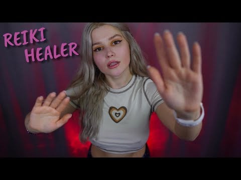 ASMR YOUR girlfriend is a reiki healer 🤗✨ Negative energy plucking, aura cleansing, whispering
