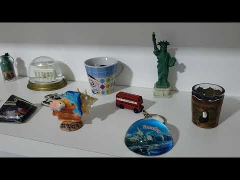 ASMR mostrando COLEÇÃO DE SOUVENIRS