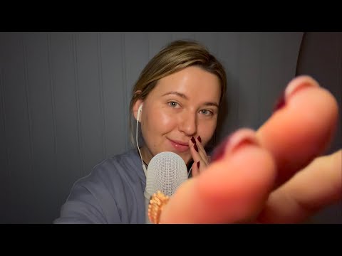 My favourite ASMRtists (💬 cupped whisper & 🙌 hand movements)