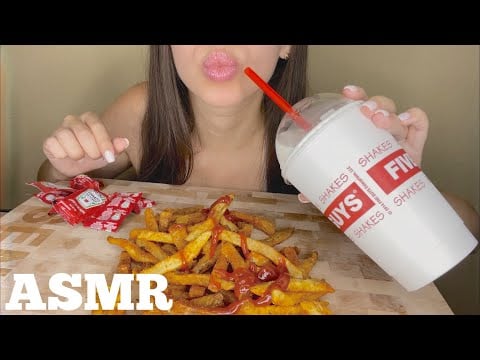 ASMR FiVE GUYS (CAJUN FRiES ) + (SALTED CARAMEL VANILLA SHAKE) ( CRUNCHY EATING SOUNDS)