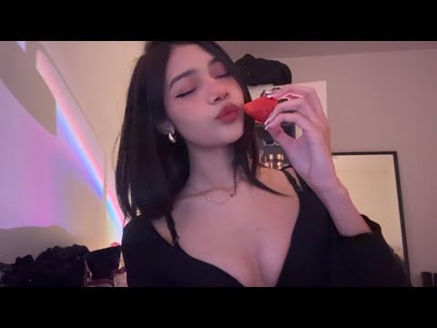 ASMR comiendo fresas casero 🍓 | te enseño mi maquillaje 💄 