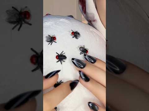 Scratch scratch #asmr #satisfying #visualtingle #nails #mouthwhisper #relax