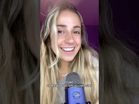 ASMR COMIENDO TUS MALAS ENERGÍAS 😉💙 #asmr #relax #visualtingle #tingles #dormir