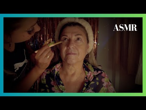 ASMR Le hago el skincare y el maquillaje a mi mamá (Charla relajada)