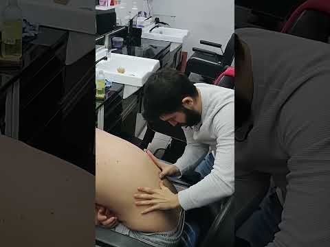 ASMR RELAXING BACK MASSAGE BARBER SHOP  #asmr #massage #relaxing #shorts #barber  #shortvideo
