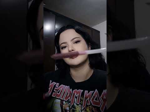 asmr te maquiando