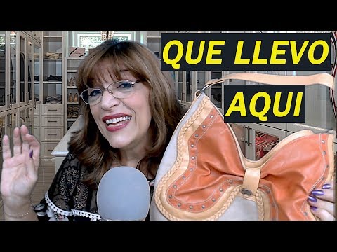 ASMR QUE LLEVO EN MI CARTERA/BOLSO/CONVERSANDO CONTIGO 👜What do I have in my handbag?