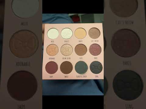ASMR Reading Eye Shadow Palette Whispering Softly