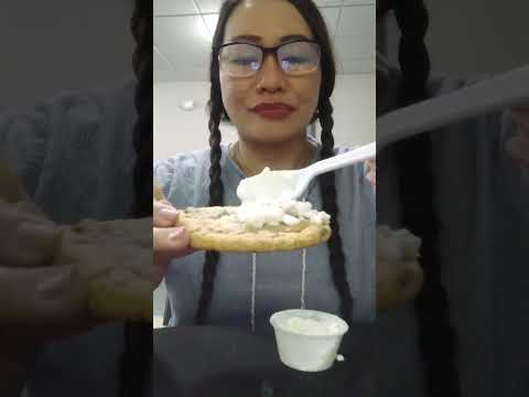 BIGGEST COOKIE I EVER TRIED#everyone #mukbang #shortsfeed #food