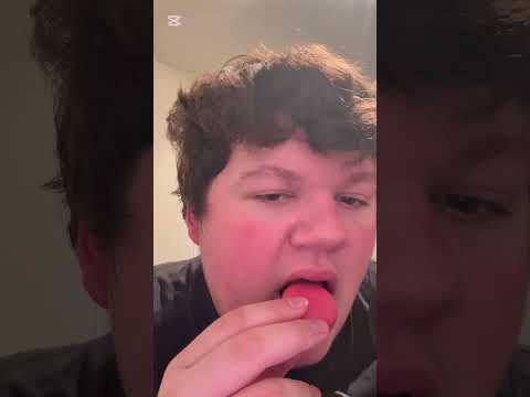 Macaroon ASMR!! yummy #asmrcommunity #eatingsounds