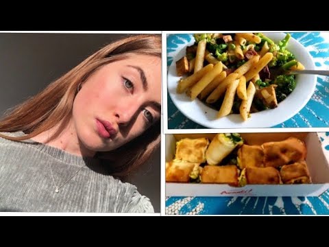 WHAT I EAT AND TRAIN IN A DAY (YOGA FLOW) | VEGAN