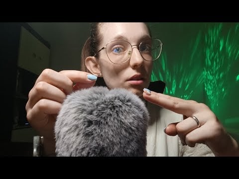 ASMR | Roleplay: Tirando piolhos e cortando o seu cabelo
