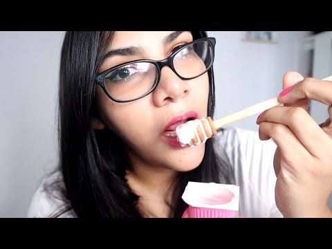 ASMR comiendo yogurt con paleta de madera | ASMR Lamiendo Yogurt