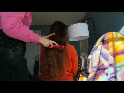 Asmr playing with my sister's hair 🥰🦎🌱 (no talking)