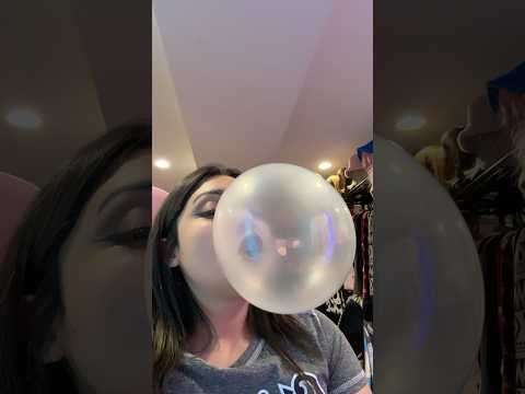 BUBBLE GUM ASMR | blowing a massive bubble mouth sounds #bubblegum #bubble