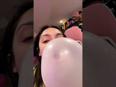 BUBBLE GUM ASMR | blowing HUGE bubble gum popping sounds #hubbabubba #asmr