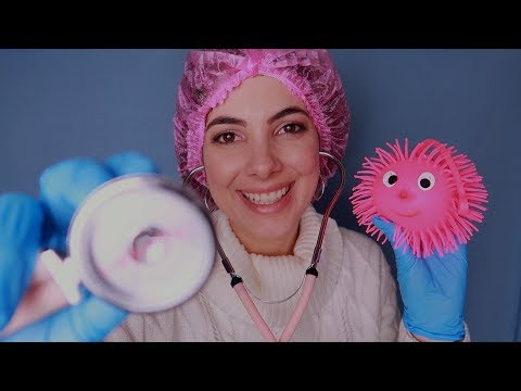 ASMR ROLEPLAY:  PEDIATRA CUIDANDO DE VOCÊ