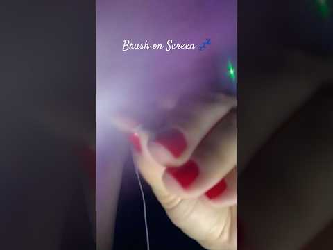 ASMR Brush on Screen 💤 Chuva + Sons Suaves para Dormir 😴 | Rain Sounds for Sleep #shorts