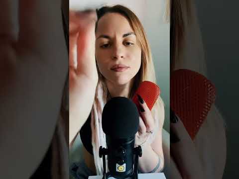 ASMR ролик с персональным вниманием, неразборчивым шепотом, касаниями лица