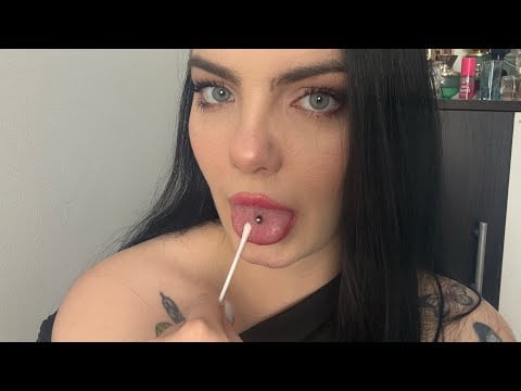 ASMR - Spoolie Spit Painting #asmr #spitpainting #mouthsounds
