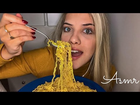 ASMR Mukbang Noodles - Comendo Miojo (SONS DE MASTIGAÇÃO)