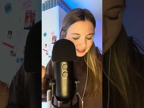 ASMR lipgloss application💋