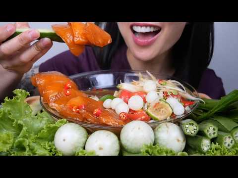 PAPAYA SALAD + FRESH VEGGIES + MARINATED SALMON SASHIMI (ASMR EATING SOUNDS) NO TALKING | SAS-ASMR