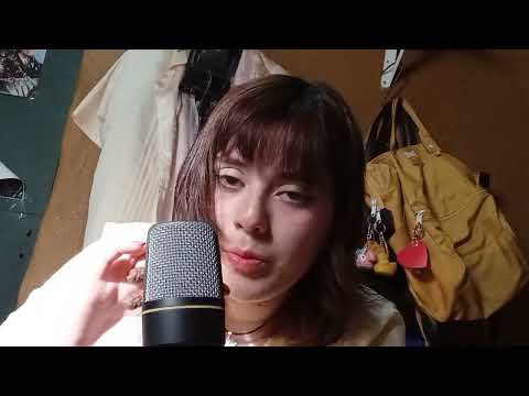 ASMR OBJETOS Y TRIGGERS AMARILLOS 💛 + mouth sounds (con música de fondo 🎶)