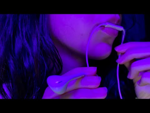[ASMR - No Talking]👄mic eating + mouth sounds with tape👄