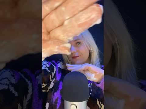 ASMR FR / De la mousse pour te donner un MAX de frissons #asmrfr #shortsasmr #asmrshorts