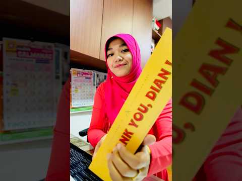 ASMR whisper - tapping on the biggest Toblerone chocolate 🍫