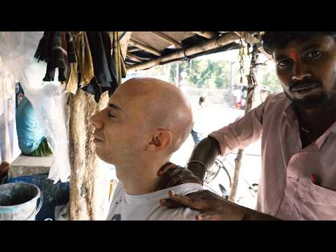 Head Massage from a Street Barber Right in the Middle of Bustling Traffic! 🚧