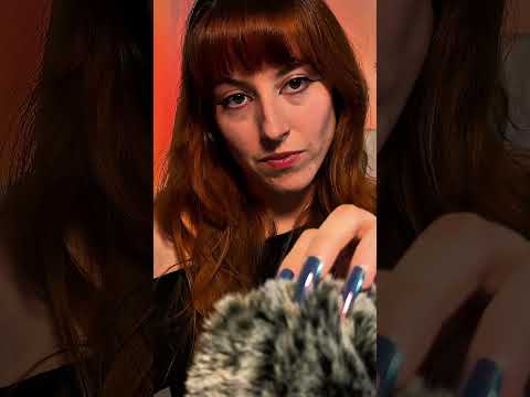 Don’t you love this trigger ? #micrscratching #longnailsasmr #soothingsounds #redhead