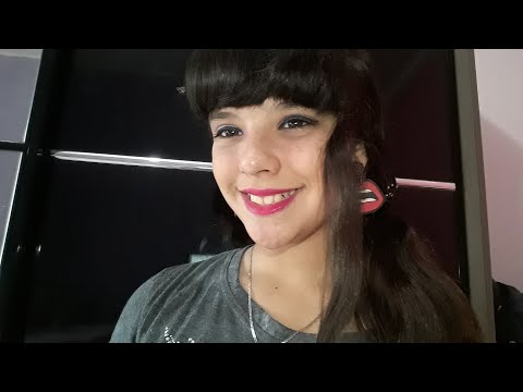 ASMR PORTUGUÊS: Mostrando as minhas maquiagens, tapping na tela, sons de batom e etc...